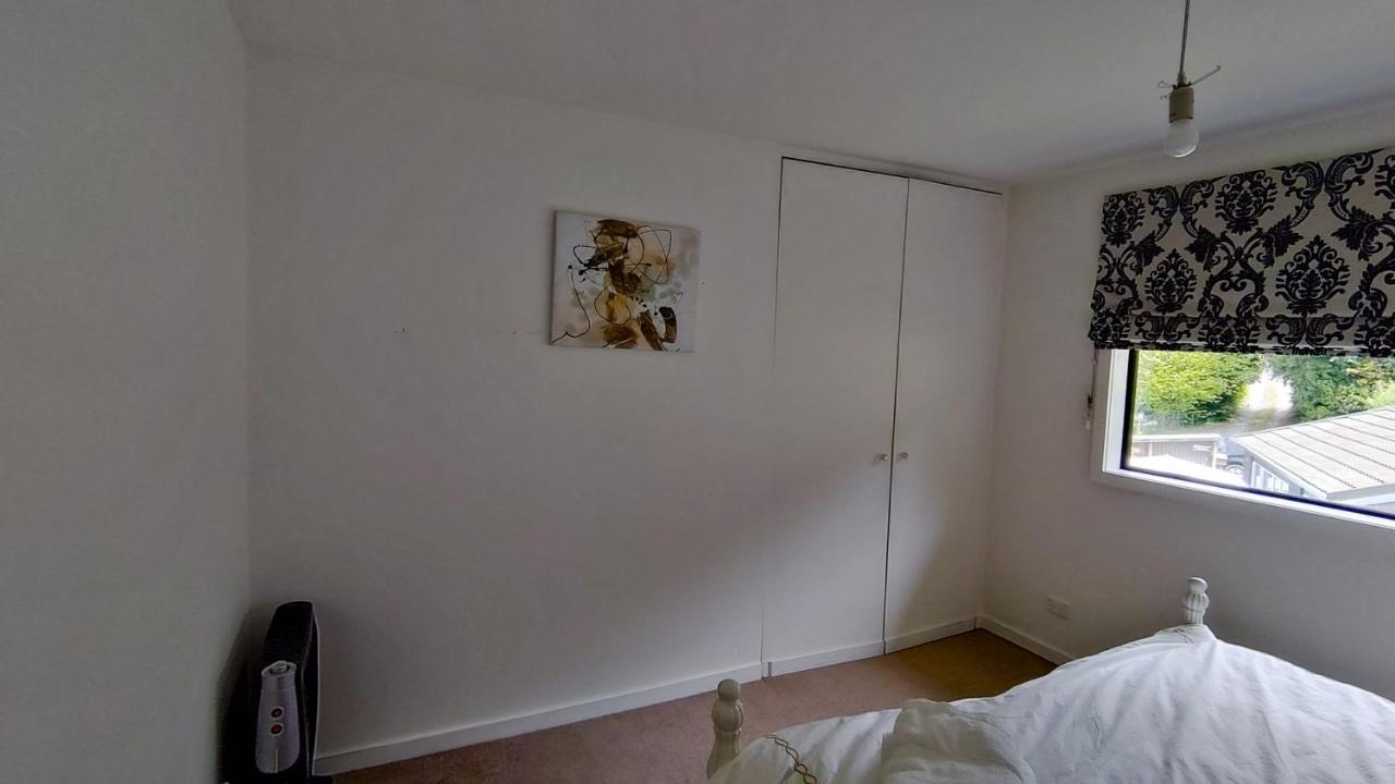 Pencarrow Lakeside Apartment Квинстаун Экстерьер фото